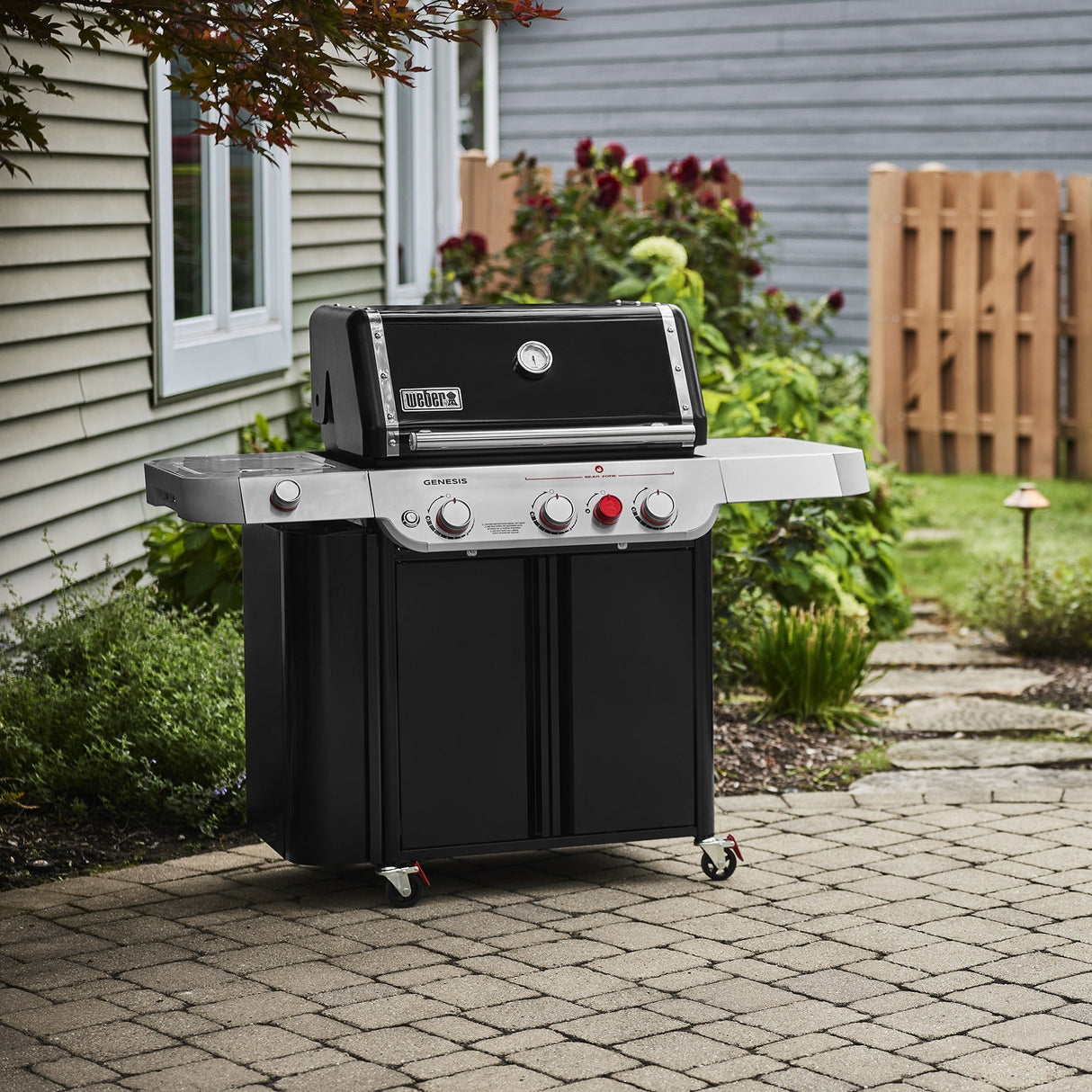 1500581 - GENESIS SP - E - 335 LP BLK US/CA - BBQ Québec