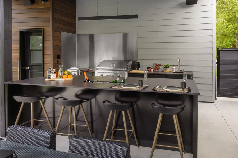 Grand îlot avec gril encastré et places assises, modules Station Grill à L'Assomption