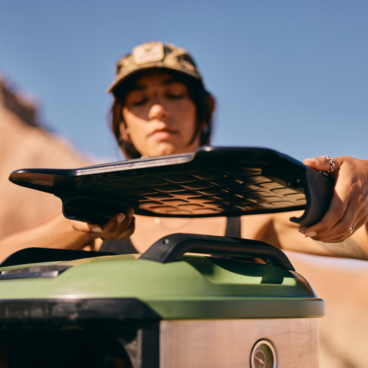 Tread Roof Rack. Black. US - AT1904 - BBQ Québec
