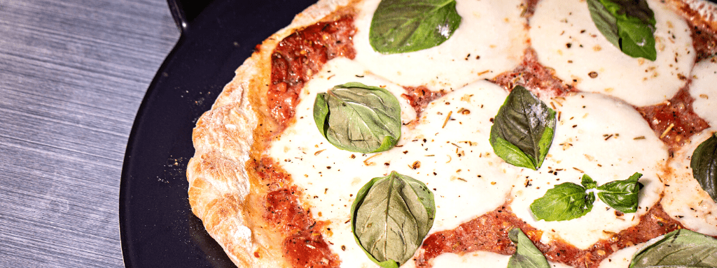 100% pizza : les outils essentiels, les meilleures techniques et des idées de variantes - BBQ Québec