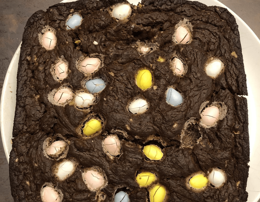 Brownie aux mini eggs avec épices Gâteau - BBQ Québec