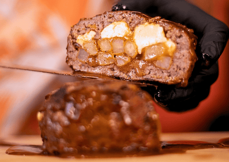 Burger farci à la poutine - BBQ Québec