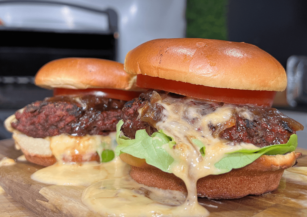 Burger injecté de sauce fromagée - BBQ Québec