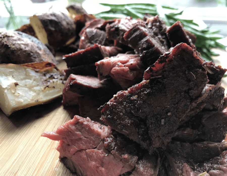 Ce n’est pas obligé d’être compliqué pour être délicieux! Voici la recette de bavette la plus simple de l’histoire! - BBQ Québec