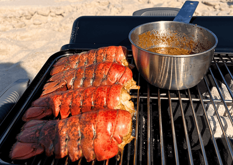 Homard badigeonné au beurre à l’ail et au citron (queues, demi-homards et homard entier) - BBQ Québec