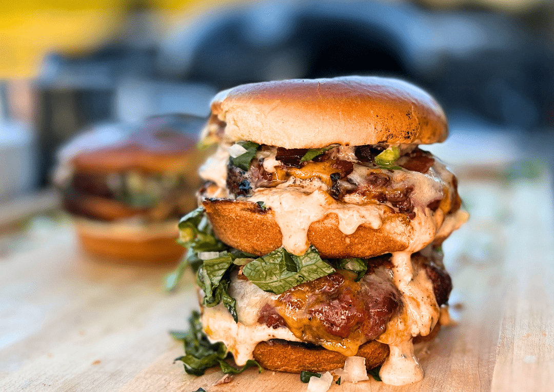 Le burger Big Max et sa fameuse sauce - BBQ Québec