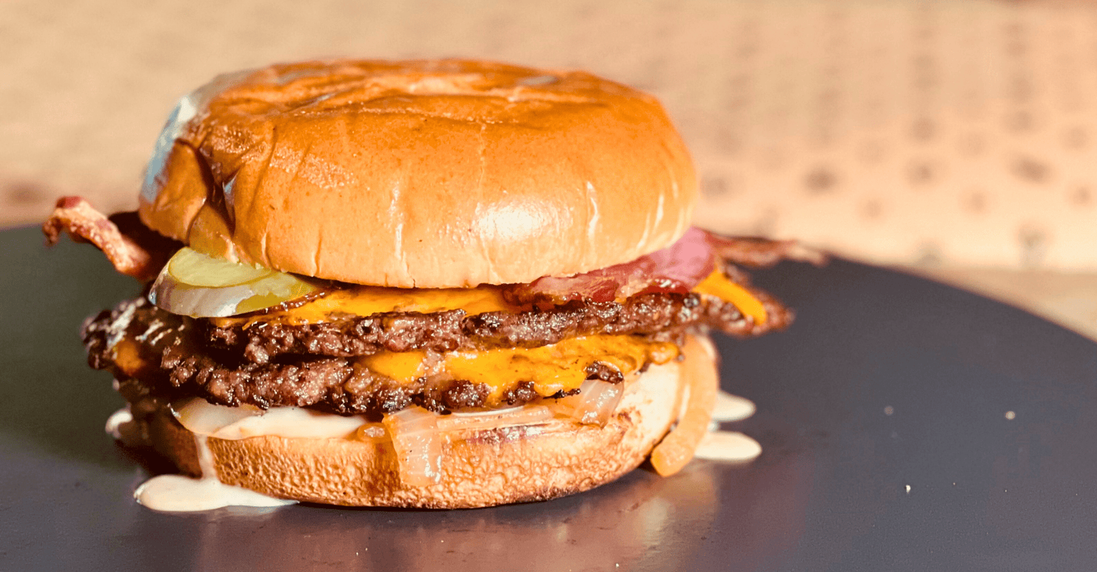 Le Meilleur Smash Burger ! - BBQ Québec