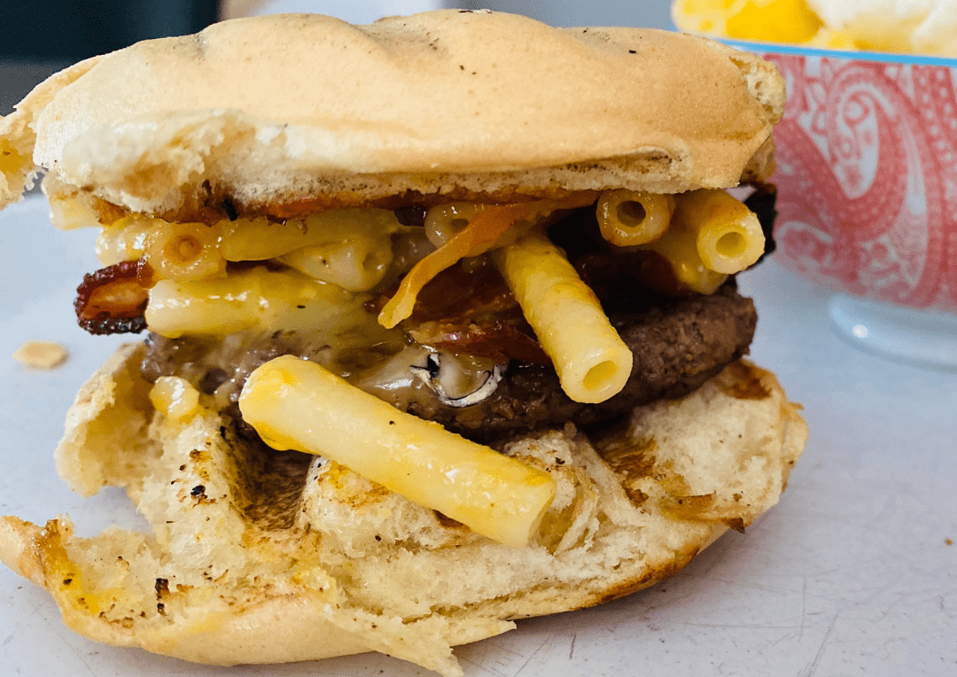 Le « smash burger », la recette « ready to go » de l’été - BBQ Québec