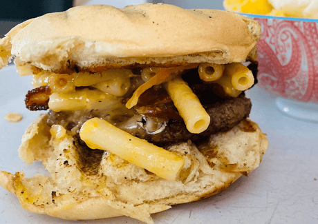 Le « smash burger », la recette « ready to go » de l’été - BBQ Québec