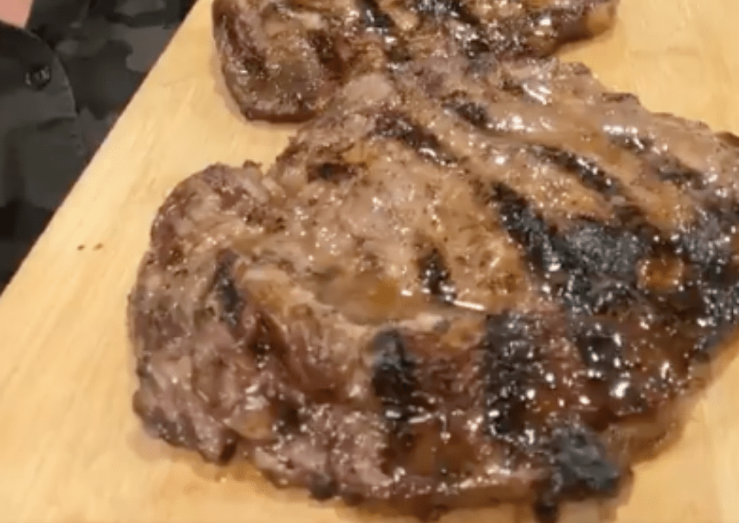 Le steak de cowboy - BBQ Québec