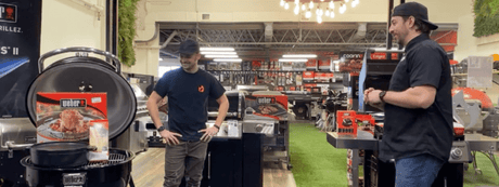 Plus de 20 idées cadeaux de Noël de marque Weber originales par Max Lavoie et son collègue Marc-Antoine Turcotte - BBQ Québec