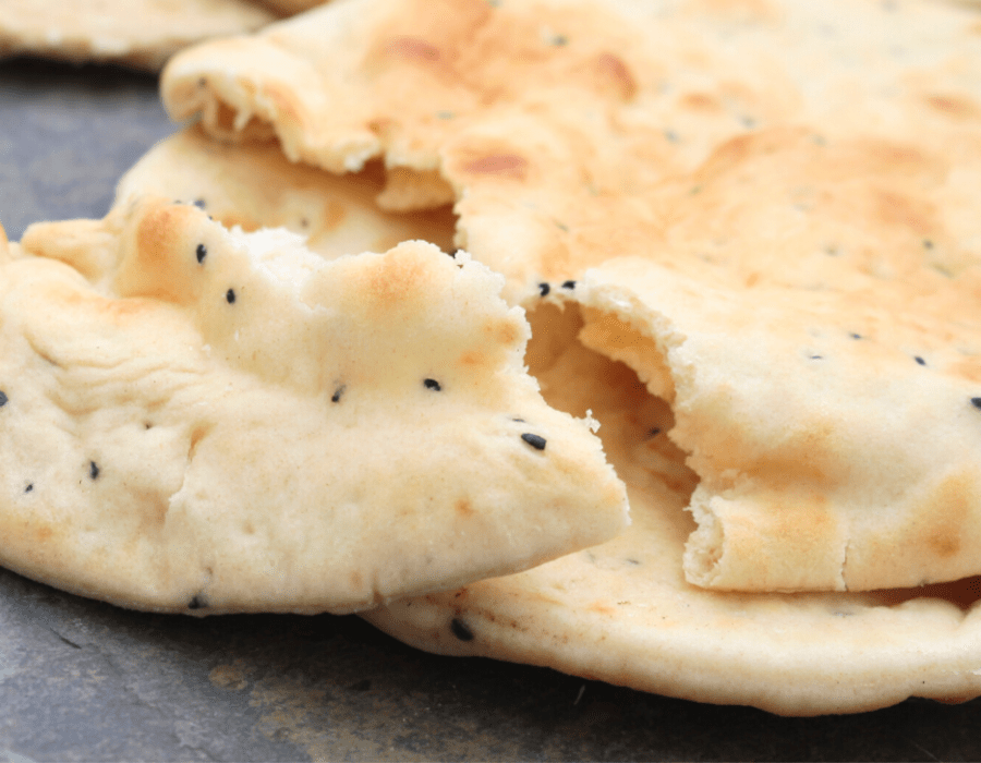 Poulet au beurre en crapaudine et pain naan - BBQ Québec