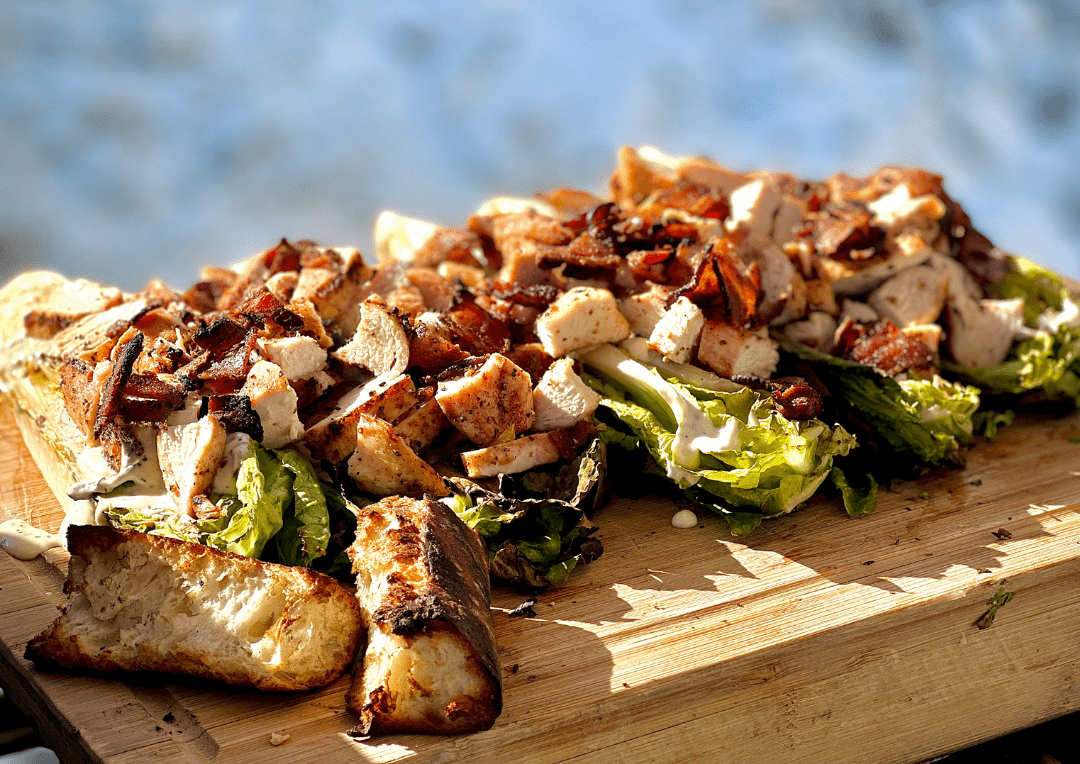 Salade César au poulet et au bacon - BBQ Québec