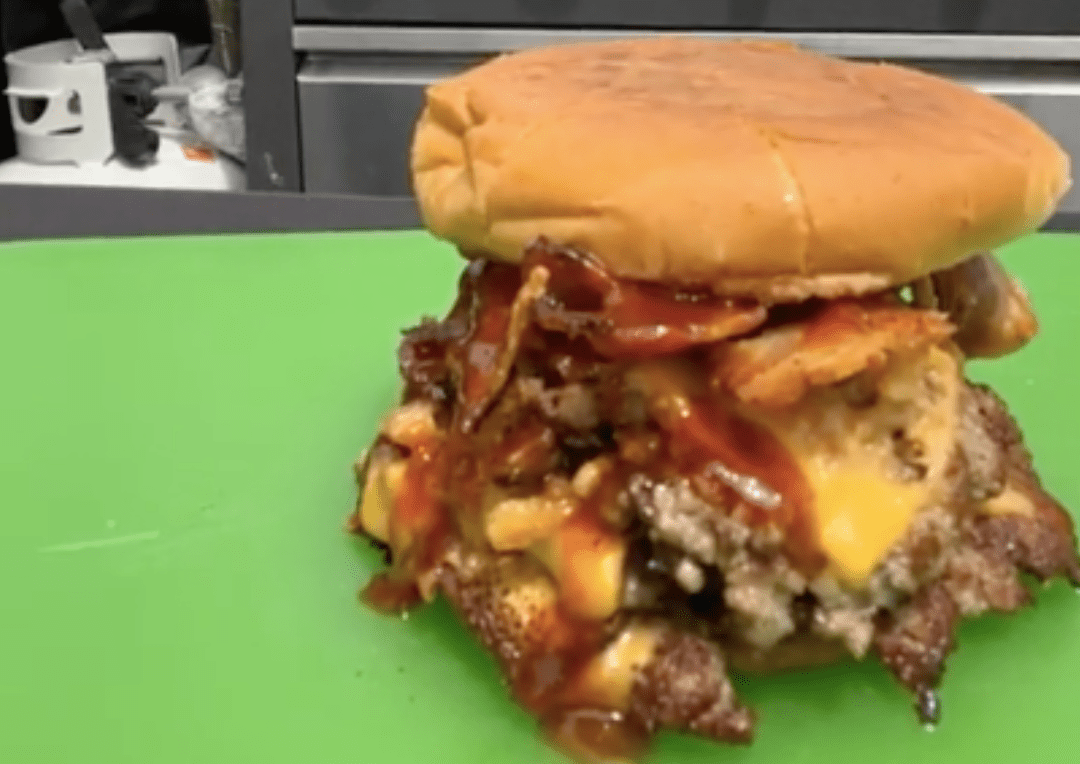 « Smash burger » dégoulinant - BBQ Québec