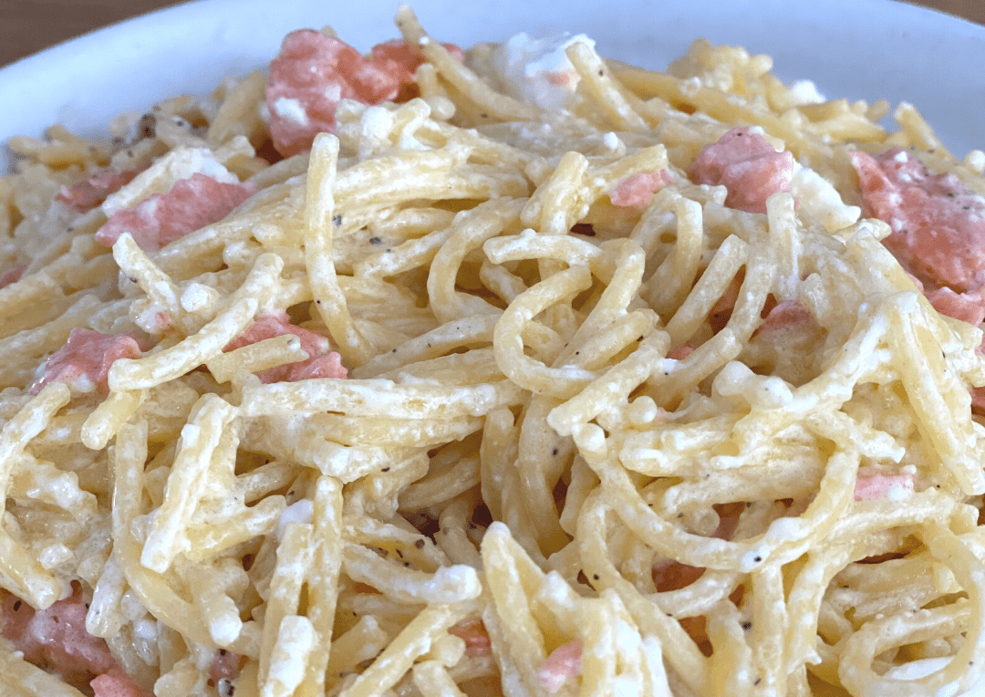 Spaghetti au saumon fumé et au feta de chèvre et vache - BBQ Québec