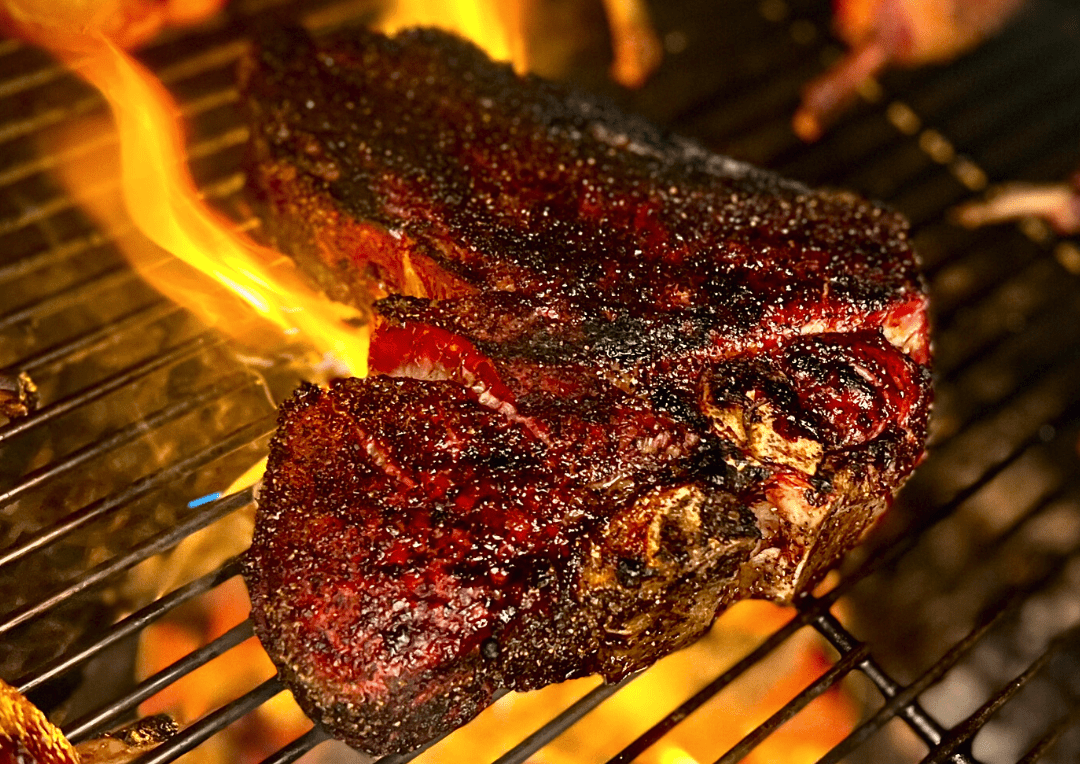Steak « t-bone » sur BBQ au charbon - BBQ Québec