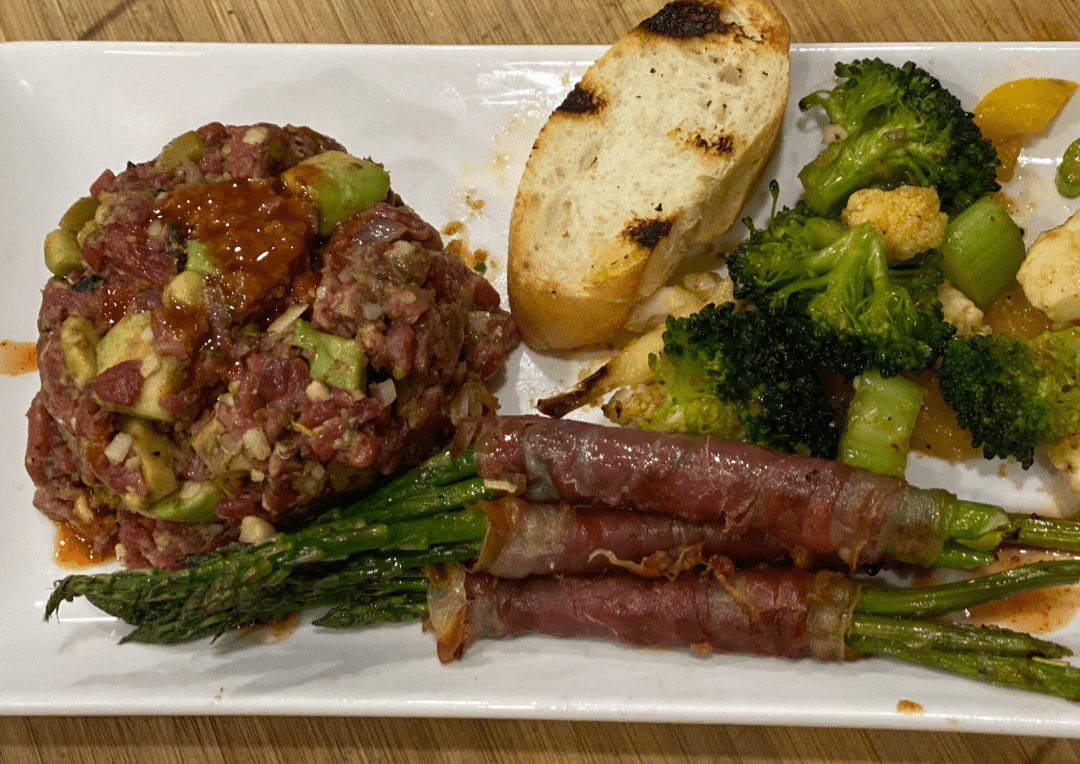 Tartare de saumon « pimpé » avec les marinades sèches BBQ Québec - BBQ Québec