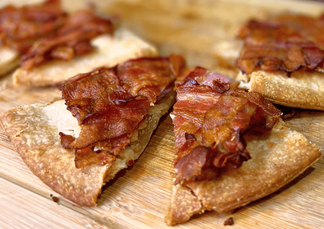 Tarte aux pommes avec tressage de bacon - BBQ Québec