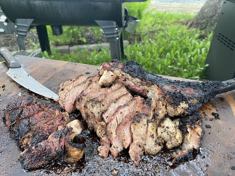 TOMAHAWK CUIT DANS LA BRAISE - BBQ Québec