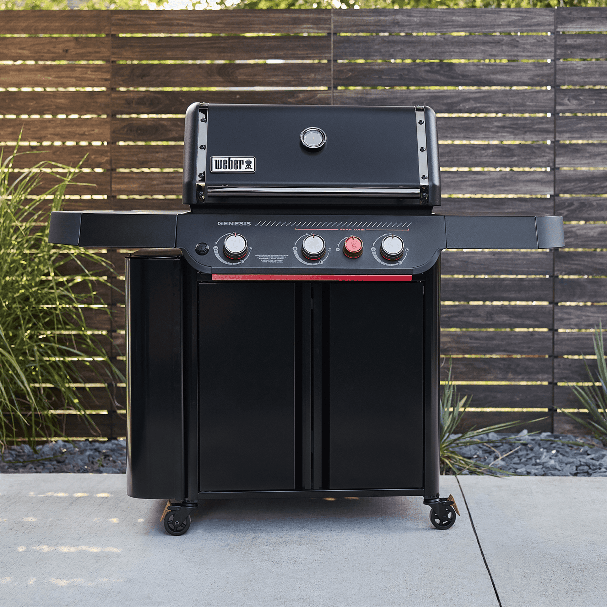 1501465 - Genesis E - 330WR édition Stealth - BBQ Québec