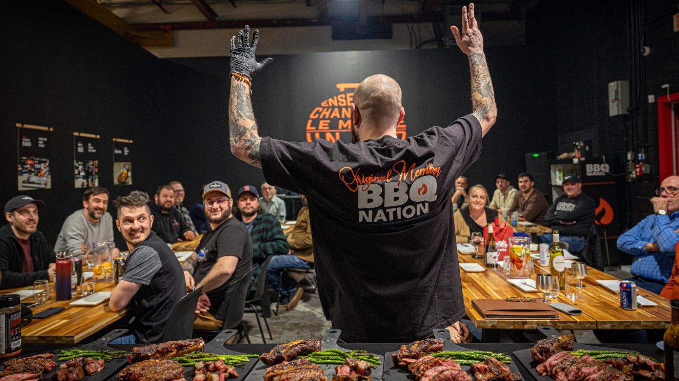 Cours privé à l'Académie BBQ — pitmaster devant un groupe