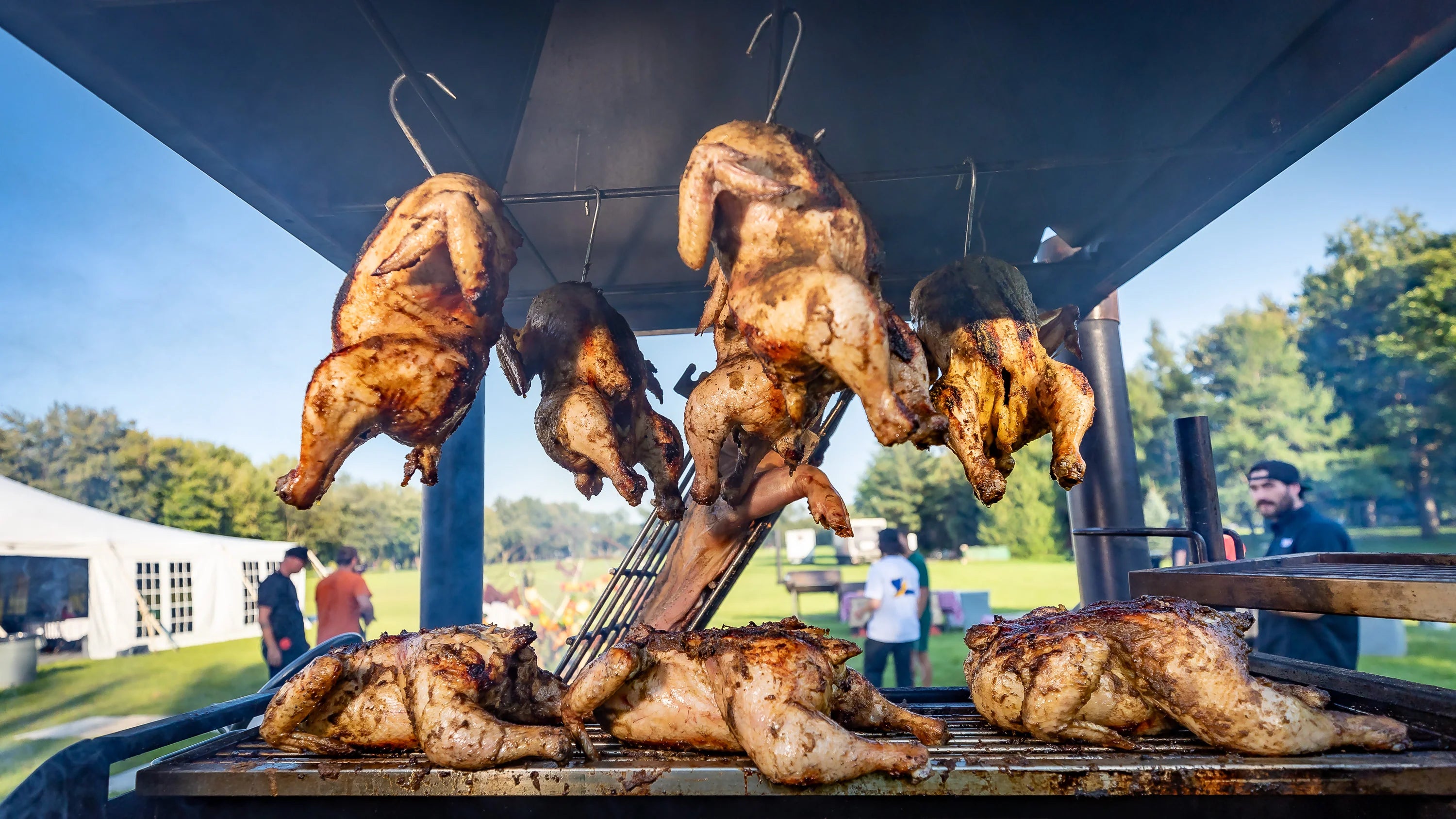 Poulets fumés sur place lors d'un événement traiteur BBQ Québec