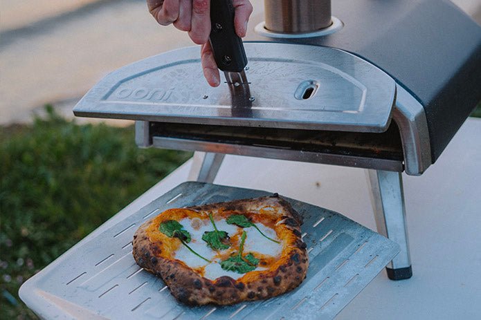 Four à pizza portable à pellets Ooni Fyra 12 - BBQ Québec