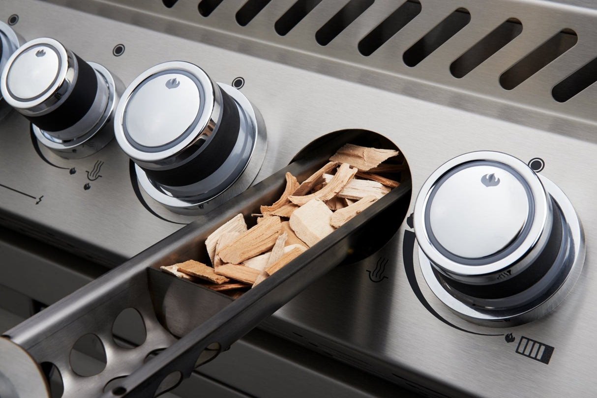 Napoleon Gril encastré Prestige PRO 665 Propane BBQ avec brûleur arrière infrarouge - BBQ Québec